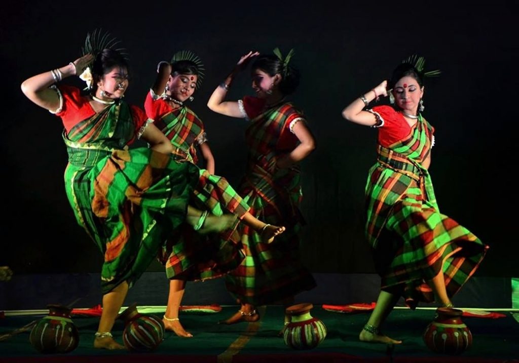 tarian perempuan India