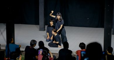 1 1 1 | Melihat dari Dekat Pentas Keliling Teater Kaki Lima Puchi Mari-Mari (Jepang) di Jogja – Jateng
