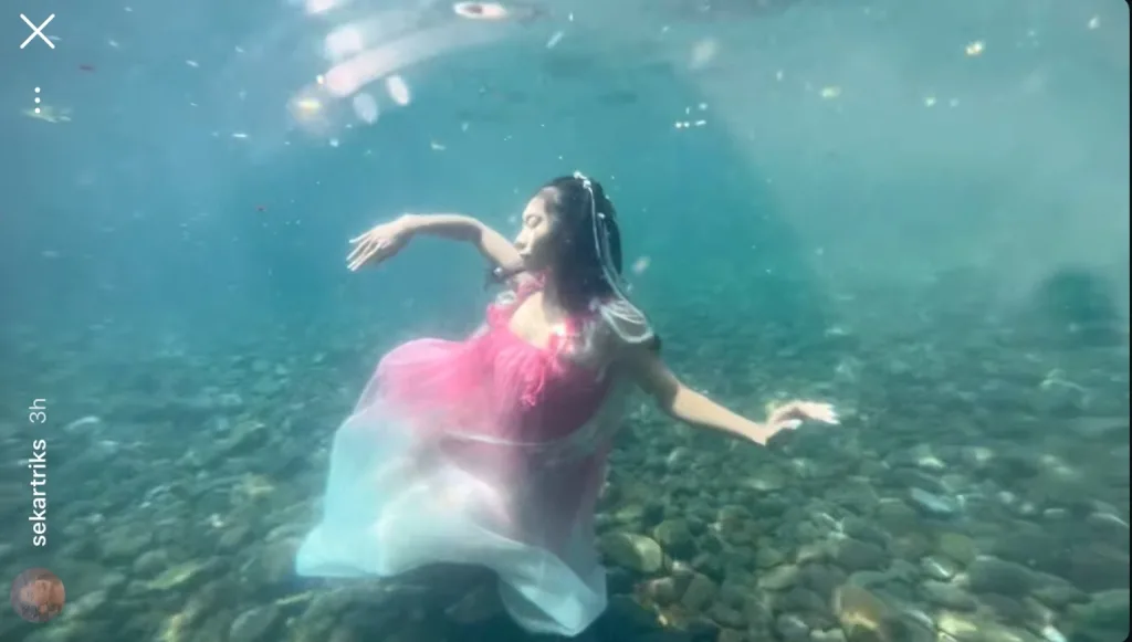 Under the Surface karya Sekar Tri Kusuma