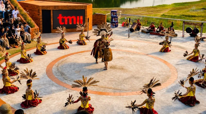 4 1 | Ritual Syukur yang Hidup di Atas Panggung: Pesta Gawai Dayak di TMII
