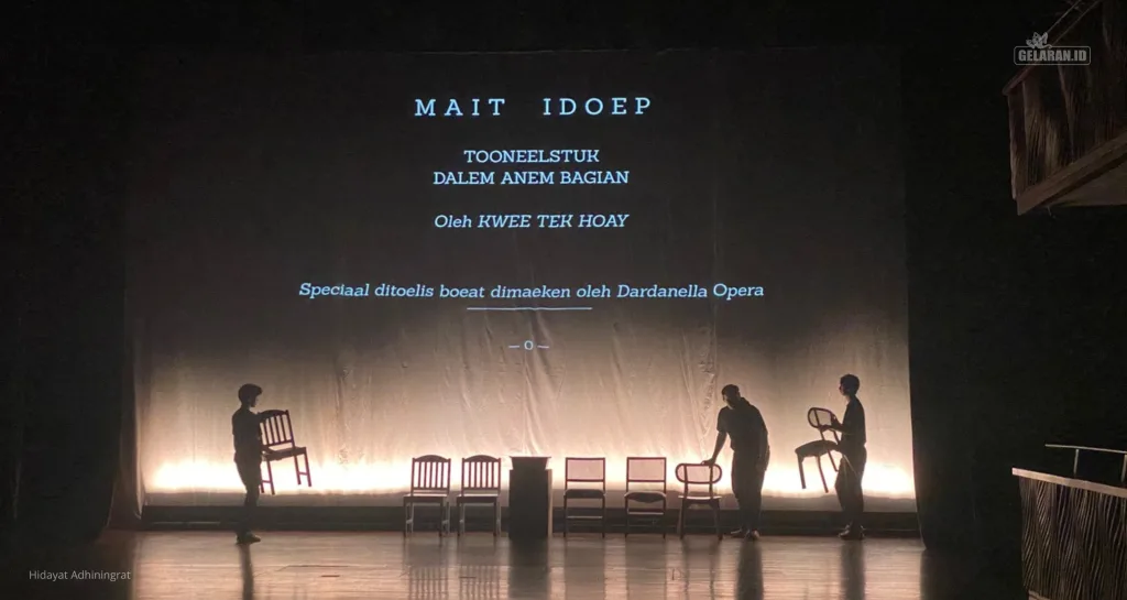 Pementasan Mait Idoep karya Kwee Tek Hoay dalam peringatan 100 tahun Dardanella di Teater Kecil Taman Ismail Marzuki.