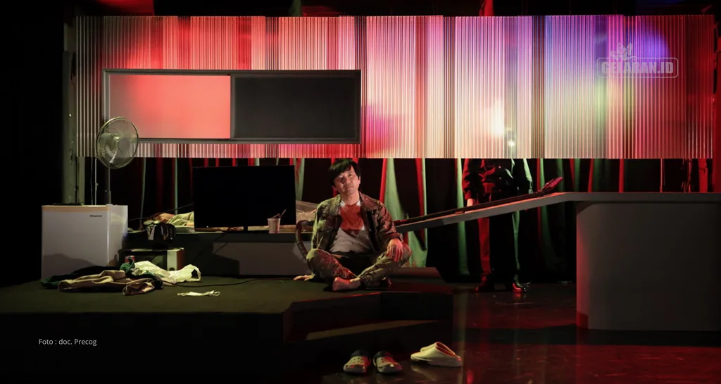 Jun Tsutui memerankan Mickey dalam The Ego and His Loss. Doc. Precog
