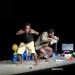 Jansen dan Danny, bergerak perlahan seolah mengkomunikasikan absurditas hidup yang mereka hadapi. (Dok. NaksNaks oleh Isna Nugraha)